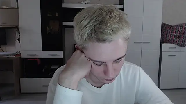 angryzan online show from March 13, 2025, 8:37 am