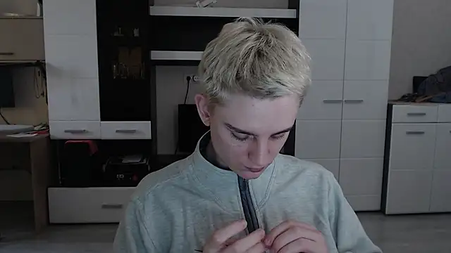 angryzan online show from March 14, 2025, 7:37 am