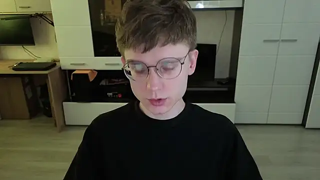 angryzan online show from April 1, 2026, 5:31 am