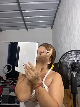 Snapshot of Sofia_Queen17 chatting on October 5, 2025, 10:28 am Sofia Queen17 online show from October 5, 2025, 10:28 am