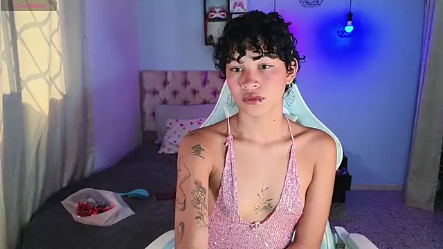 Snapshot of Peggy_Funn chatting on February 25, 2025, 6:33 pm Peggy Funn online show from February 25, 2025, 6:33 pm