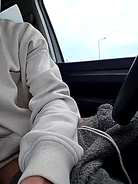 Zeefy online show from January 6, 2026, 12:42 pm