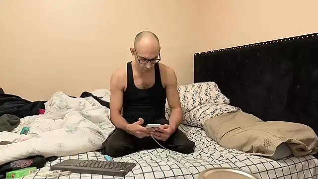 hailzeffn online show from October 23, 2025, 7:18 am