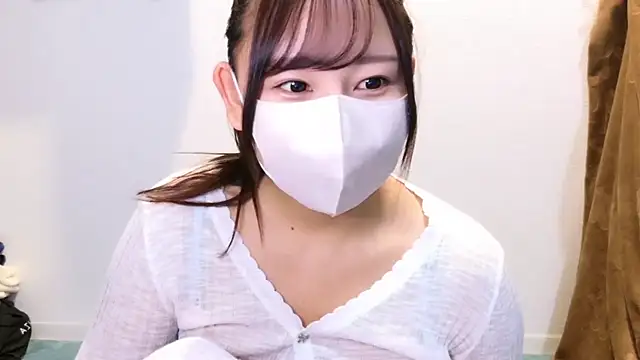 Snapshot of YUTSU_KI chatting on January 8, 2025, 7:34 pm YUTSU KI online show from January 8, 2025, 7:34 pm
