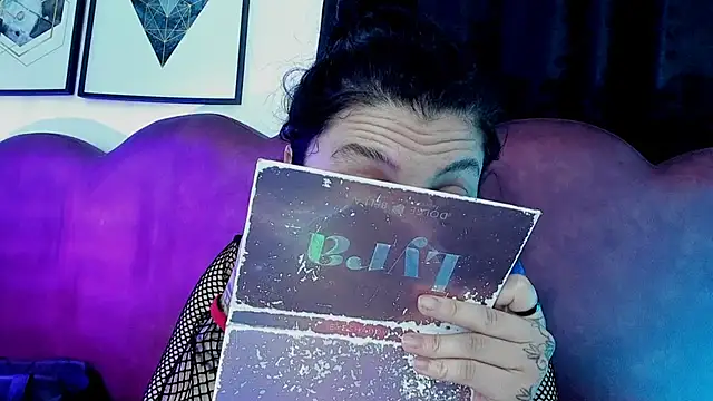 Snapshot of sophy_rock chatting on July 12, 2026, 3:57 pm sophy rock online show from July 12, 2026, 3:57 pm