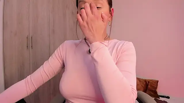  miamadison online show from September 23, 2025, 2:07 am