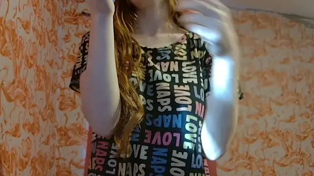 strawberrysmoothie online show from November 6, 2025, 8:46 pm