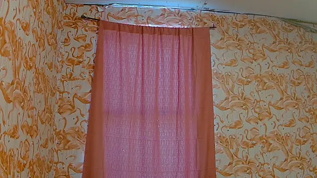 strawberrysmoothie online show from November 4, 2025, 8:34 pm