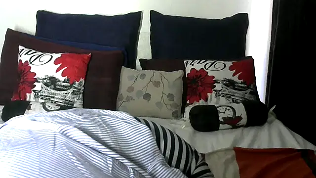 chocolatemix44 online show from February 26, 2025, 5:03 am