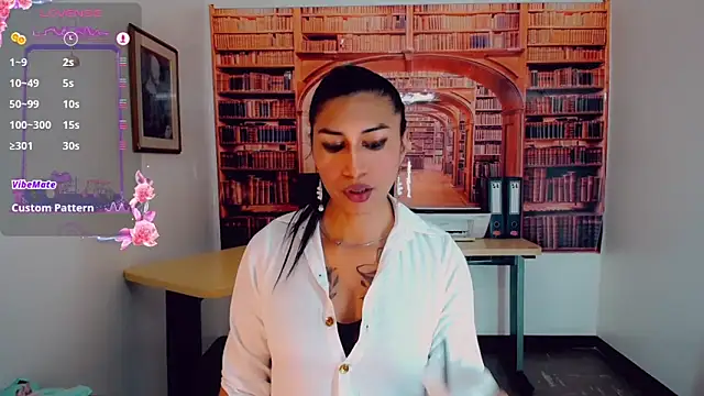 Snapshot of khiara_moretti chatting on March 13, 2025, 10:43 pm khiara moretti online show from March 13, 2025, 10:43 pm