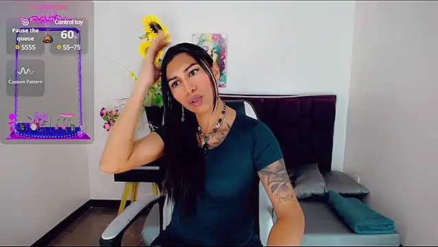 Snapshot of khiara_moretti chatting on March 22, 2025, 11:42 am khiara moretti online show from March 22, 2025, 11:42 am