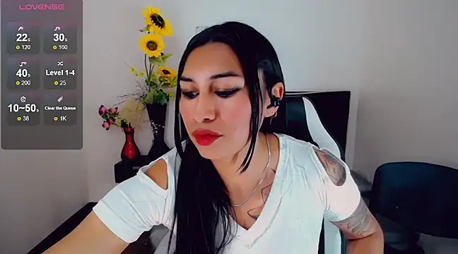 Snapshot of khiara_moretti chatting on March 18, 2025, 6:06 pm khiara moretti online show from March 18, 2025, 6:06 pm