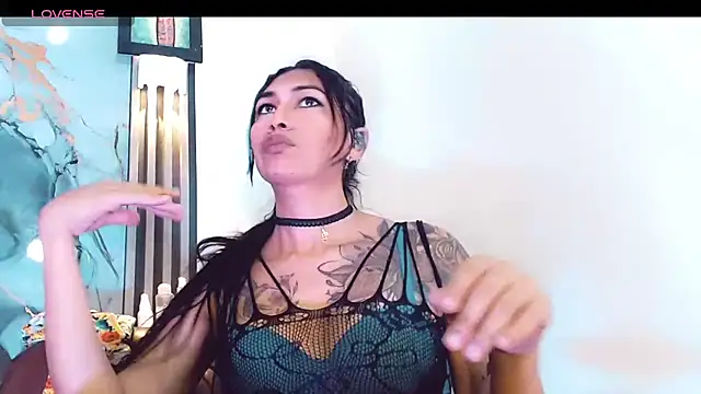 khiara moretti online show from December 3, 2025, 11:20 am