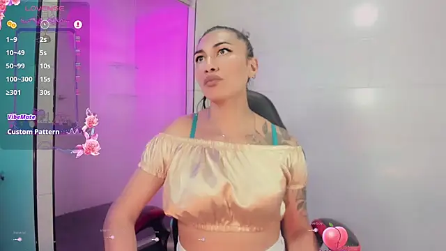 Snapshot of khiara_moretti chatting on March 12, 2025, 7:36 pm khiara moretti online show from March 12, 2025, 7:36 pm