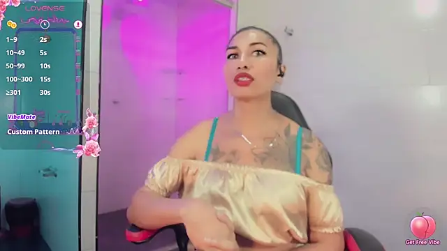 Snapshot of khiara_moretti chatting on March 12, 2025, 10:39 pm khiara moretti online show from March 12, 2025, 10:39 pm