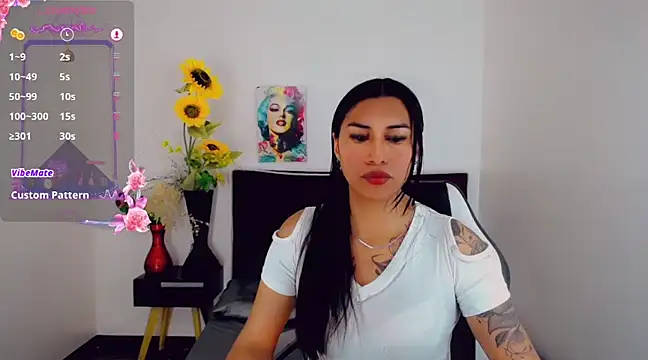Snapshot of khiara_moretti chatting on March 18, 2025, 11:33 am khiara moretti online show from March 18, 2025, 11:33 am