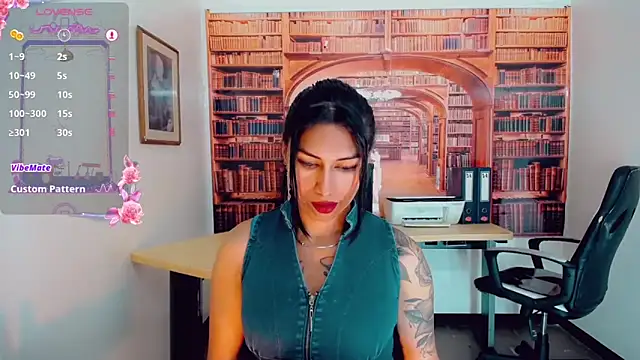 Snapshot of khiara_moretti chatting on March 6, 2025, 10:47 pm khiara moretti online show from March 6, 2025, 10:47 pm