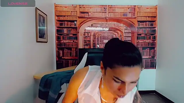 Snapshot of khiara_moretti chatting on March 4, 2025, 7:54 pm khiara moretti online show from March 4, 2025, 7:54 pm