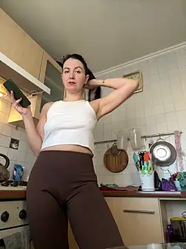 Snapshot of space_stacy chatting on January 5, 2025, 8:32 am space stacy online show from January 5, 2025, 8:32 am