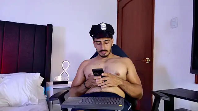 muscle ares online show from November 1, 2025, 12:17 am