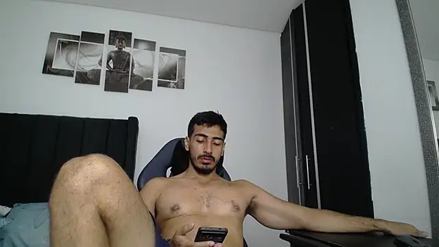 Snapshot of muscle_ares chatting on March 15, 2025, 12:45 pm muscle ares online show from March 15, 2025, 12:45 pm