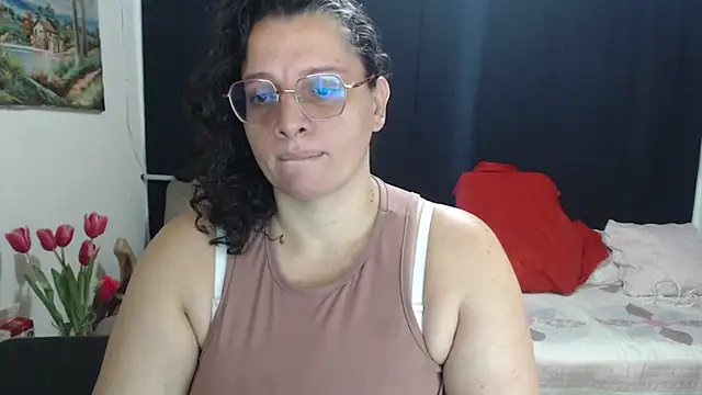 Aleja Gonzales online show from April 9, 2026, 2:35 am