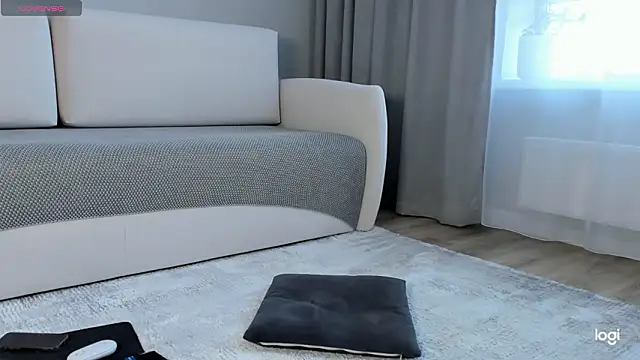 AmelinaLove online show from February 14, 2026, 2:45 am