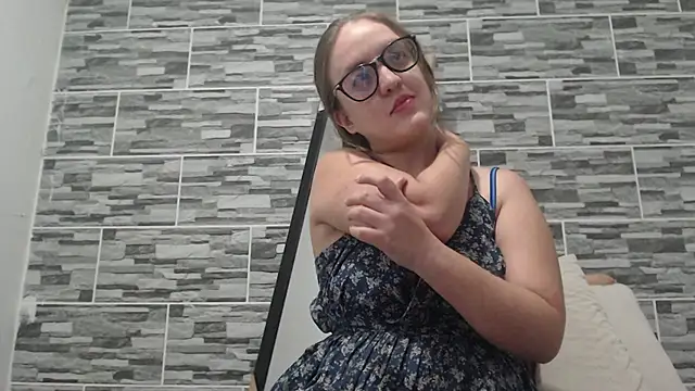 Venus Santana online show from March 3, 2025, 11:24 pm