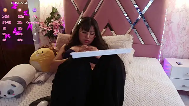 Snapshot of Miaa_Smiith1 chatting on March 8, 2025, 3:24 pm Miaa Smiith1 online show from March 8, 2025, 3:24 pm