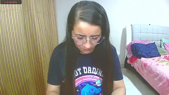 Snapshot of Dayanna_Smitt chatting on March 5, 2025, 4:45 am Dayanna Smitt online show from March 5, 2025, 4:45 am