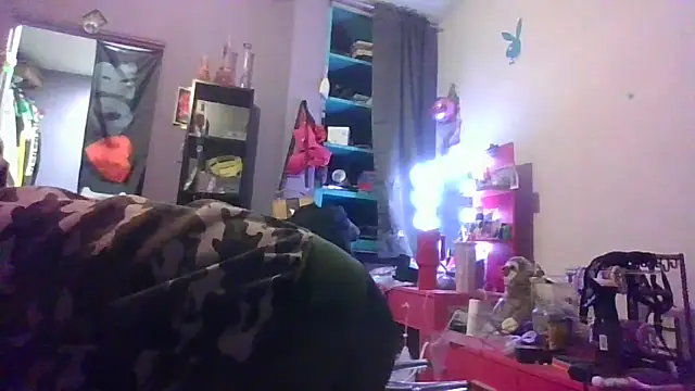 watermellonpussy online show from May 6, 2026, 3:21 am