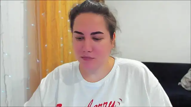  madalexa  online show from April 17, 2026, 11:07 pm