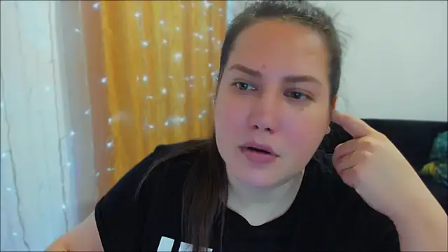  madalexa  online show from October 16, 2025, 7:22 pm