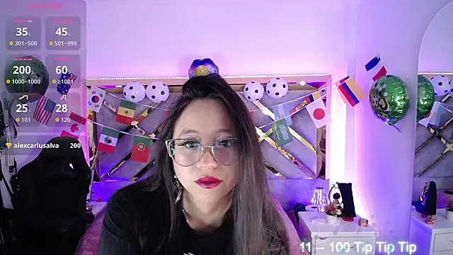 Snapshot of Moon_Water__ chatting on June 11, 2026, 12:02 pm Moon Water online show from June 11, 2026, 12:02 pm