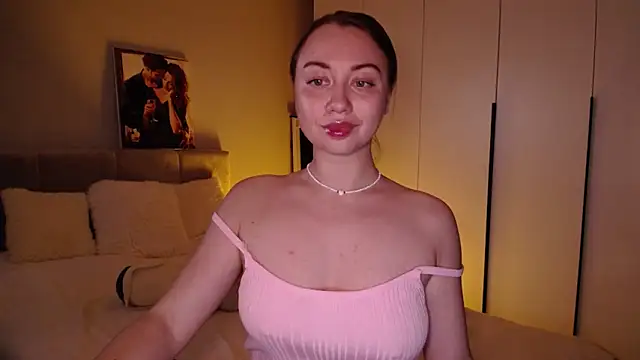 Snapshot of DanielaWisse chatting on June 21, 2026, 11:54 pm DanielaWisse online show from June 21, 2026, 11:54 pm
