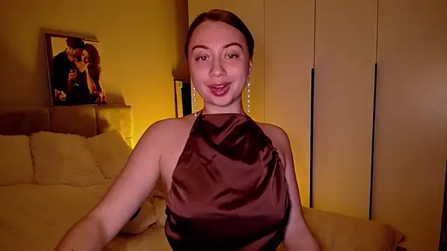 Snapshot of DanielaWisse chatting on June 17, 2026, 10:30 pm DanielaWisse online show from June 17, 2026, 10:30 pm