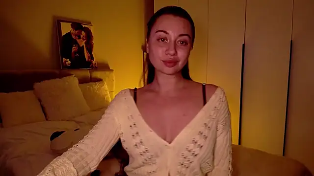 Snapshot of DanielaWisse chatting on June 13, 2026, 8:29 pm DanielaWisse online show from June 13, 2026, 8:29 pm