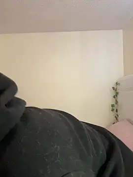 Megan Rodrigo online show from February 19, 2026, 1:52 pm