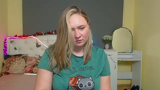 Snapshot of SallyVerda chatting on May 2, 2026, 6:02 pm SallyVerda online show from May 2, 2026, 6:02 pm
