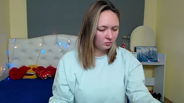 SallyVerda online show from December 3, 2025, 6:51 pm