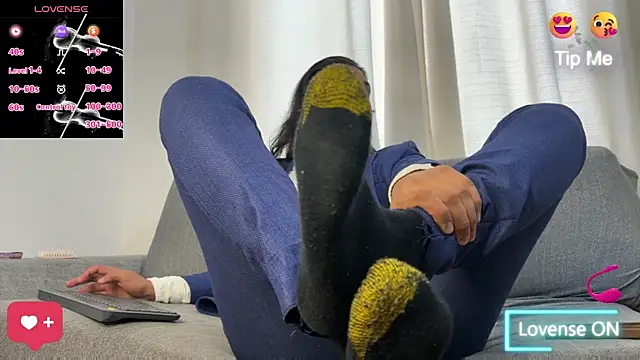 Tom blunt96 online show from November 5, 2025, 6:11 pm