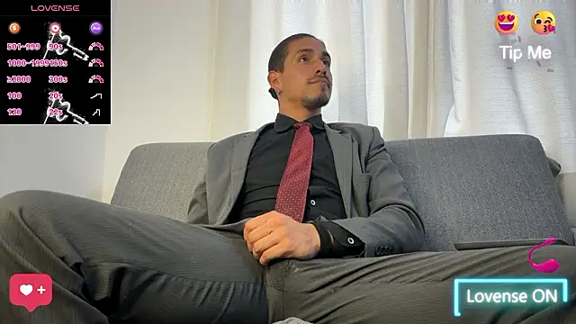 Snapshot of Tom_blunt96 chatting on February 20, 2026, 7:05 pm Tom blunt96 online show from February 20, 2026, 7:05 pm