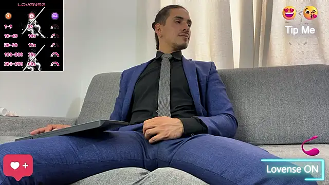 Snapshot of Tom_blunt96 chatting on February 11, 2026, 5:02 pm Tom blunt96 online show from February 11, 2026, 5:02 pm