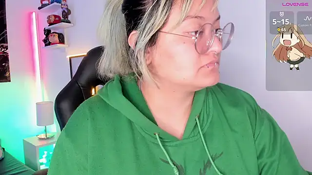 lucky-leah online show from September 14, 2025, 3:51 am