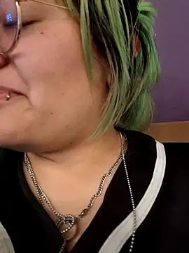 lucky-leah online show from September 25, 2025, 4:07 am