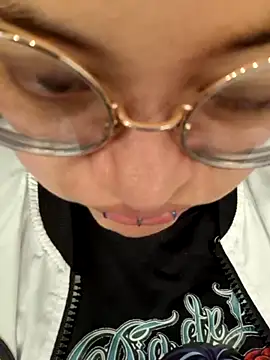 lucky-leah online show from September 20, 2025, 3:44 am