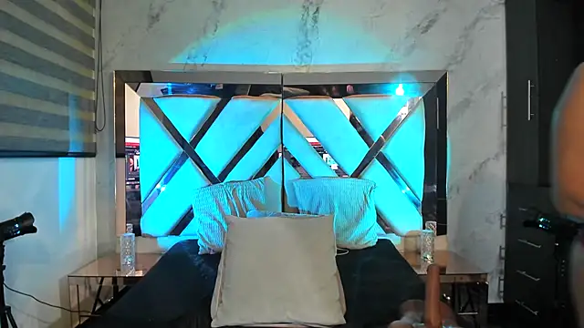 Susy wisee online show from April 19, 2026, 3:40 am