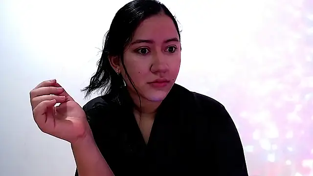 Snapshot of LuciaTomson chatting on February 4, 2026, 2:45 pm LuciaTomson online show from February 4, 2026, 2:45 pm