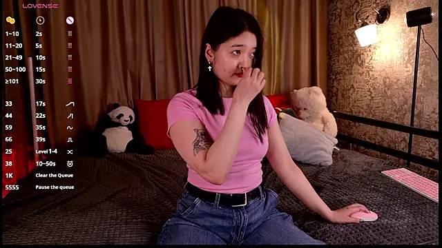 FreyaRaya online show from May 10, 2026, 3:21 am