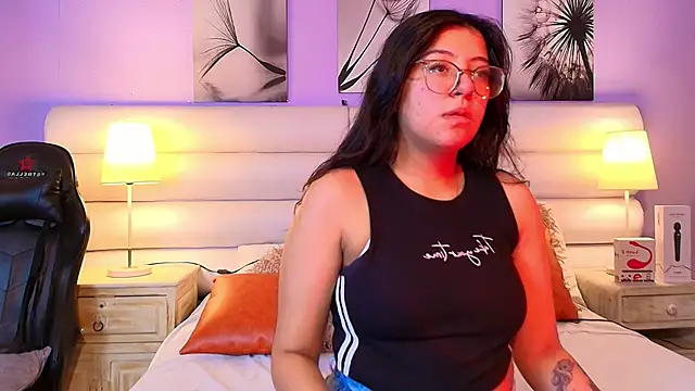 Snapshot of milan_sweet chatting on May 27, 2026, 9:44 pm milan sweet online show from May 27, 2026, 9:44 pm